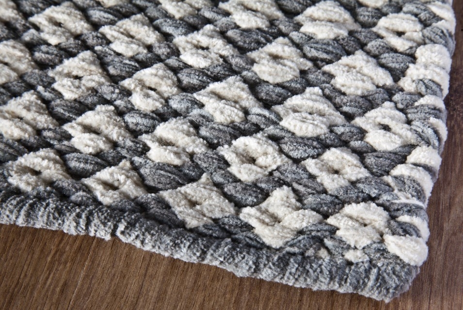 IRAPUÃ EM CHENILE PRATA 2